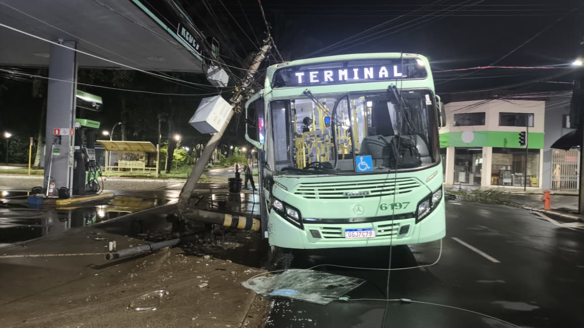 Foto 12 de 67 — TEMPORAL EM FOTOS: veja imagens de destruição em Araraquara